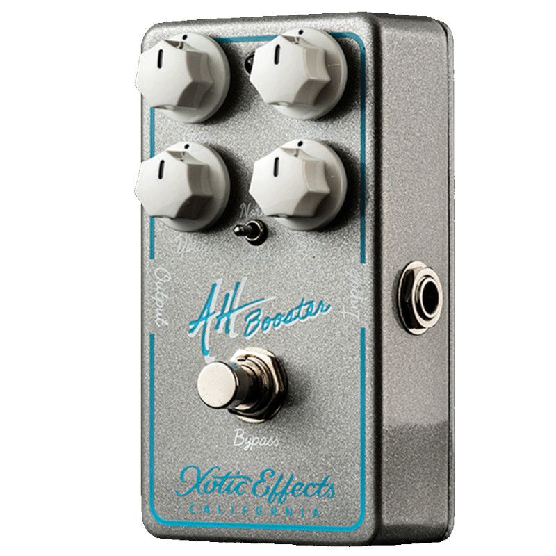 XoticのAH Boosterは、ギタリストAllen Hindsのシグネチャーモデル。クリアでパワフルなブーストを提供し、シンプルな操作性と高い耐久性が特徴です。多様な音楽ジャンルに対応し、トゥルーバイパス設計でギターの純粋な音を保ちます。