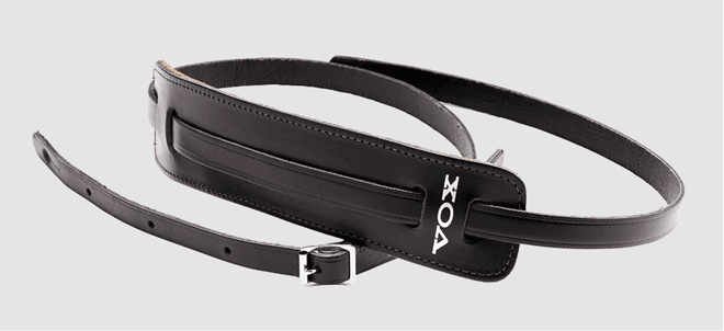 VOX STRAP MM25は、ヴィンテージ感漂うトラディショナルなレトロシェイプの本革レザーストラップで、長時間の演奏でも負担を和らげる快適な設計です。