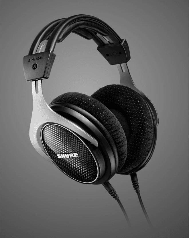SHURE SRH1540は、プロフェッショナルな音響性能と快適性を兼ね備えた高品質なスタジオヘッドホンです。